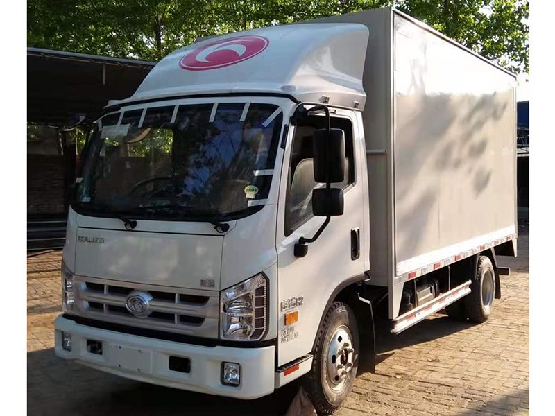 福田領(lǐng)航藍(lán)牌4.2米舞臺(tái)車(chē)